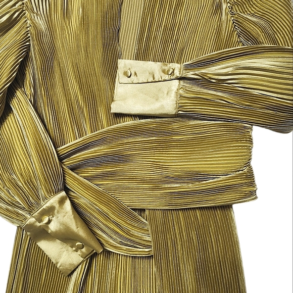 NWT Carli Bybel x Missguided Satin Plisse Plunging Maxi Dress sz 8 yellow gold - Picture 4 of 12